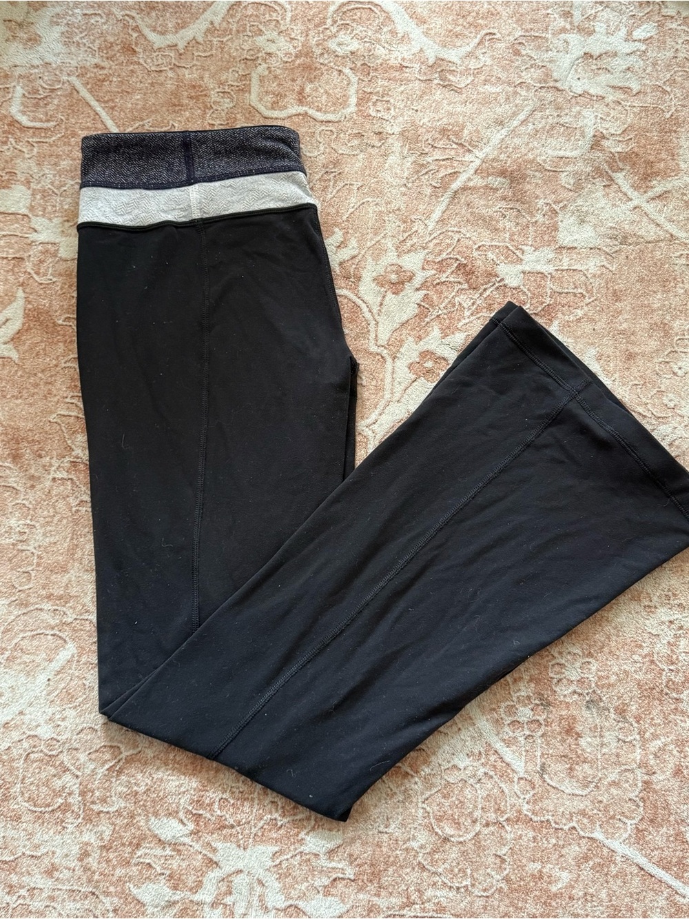 RARE Lululemon Groove Pant with Light Grey & Black Herringbone Waist Band